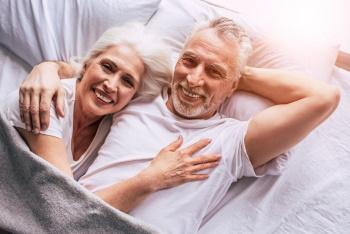 65-plussers samen in bed