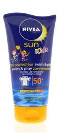 Afbeeldingen van Nivea Sun child swim & play zonnemelk SPF50+ 150ml